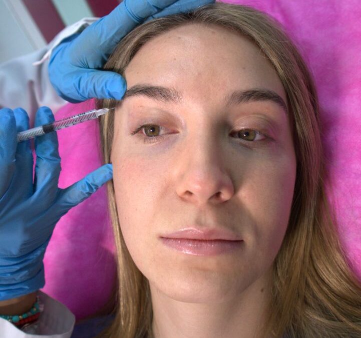 ¿Qué es la toxina botulínica y cómo sirve para retrasar los signos de la edad?