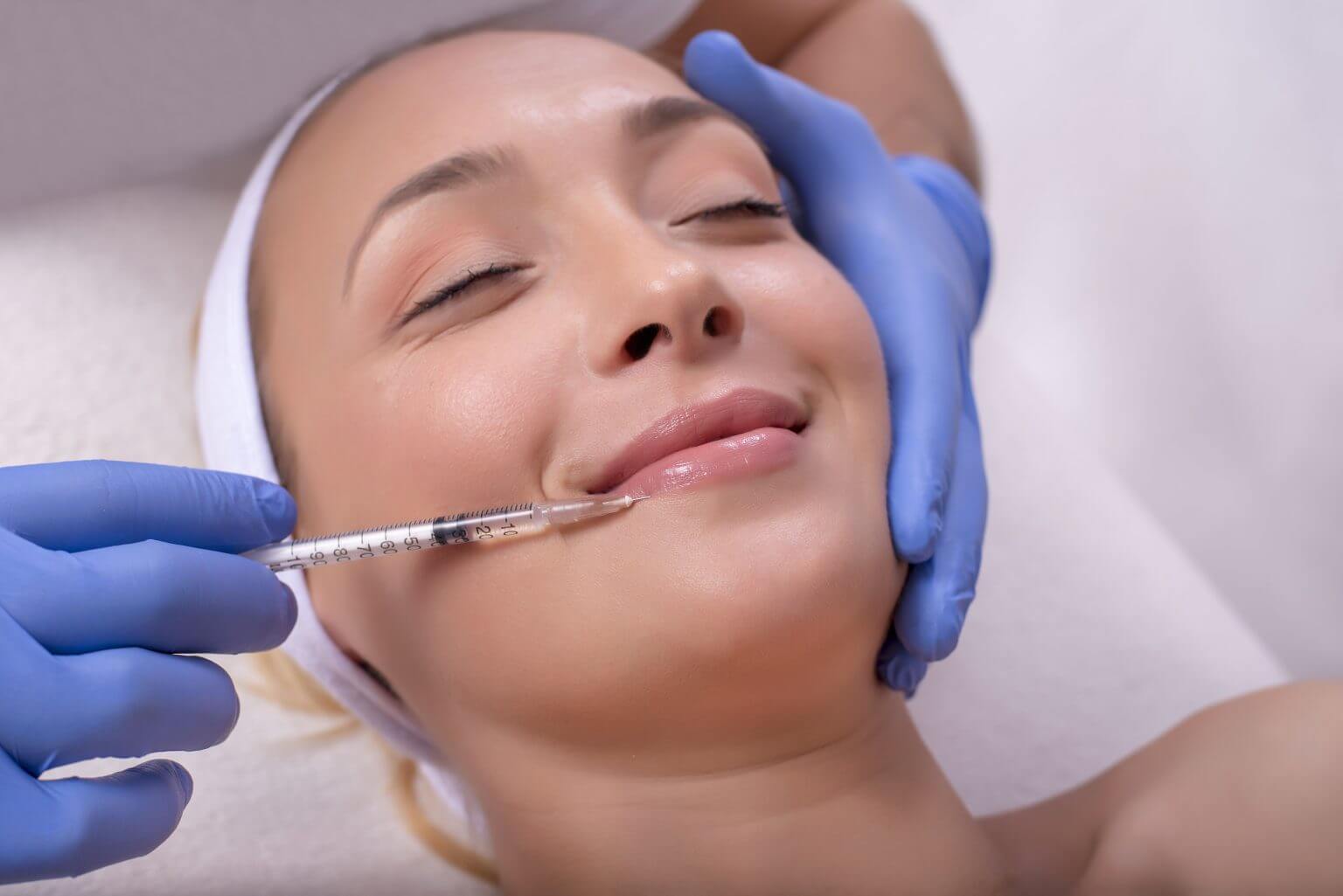 rejuvenecimiento facial con ácido hialurónico